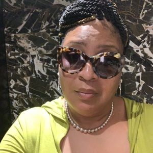 Meet your Posher, Royetta